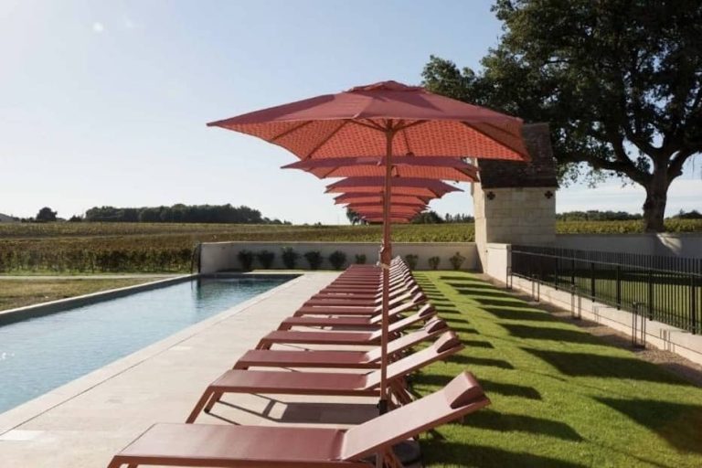 Boutique hotels in Bordeaux wine region with tasting tours